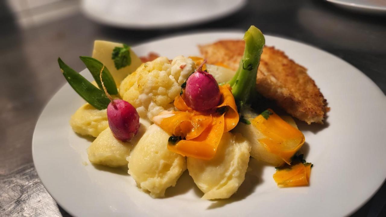 Schlossparkhotel Sallgast Zewnętrze zdjęcie